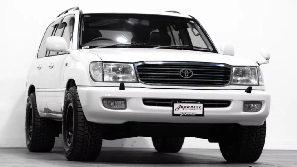 Toyota Land Cruiser 4.2TD 2026 – 4200cc Turbo Diesel Engine, 202HP Power & Rugged 4x4 Off-Road Legend!